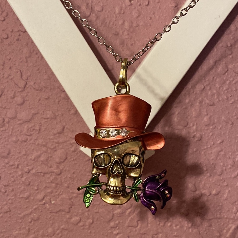 Skull in Top Hat Necklace